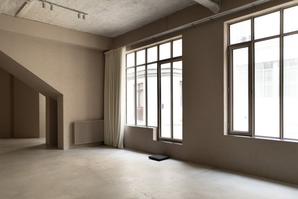 Atypical design gallery & shooting space in the Marais