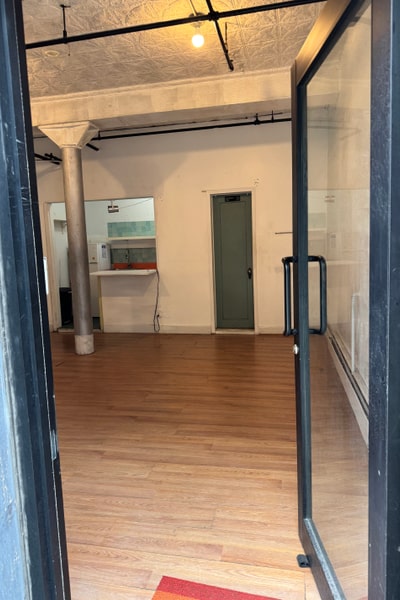 In The Heart Of Williamsburg, Beautiful Retail, Cafe ,Event Space
