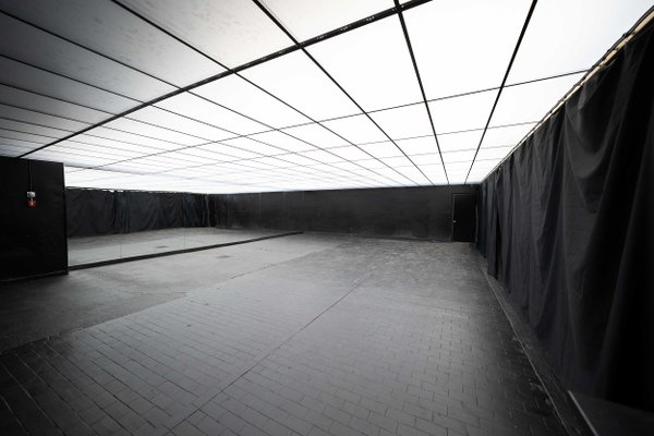 Infinity room with RGB ceiling