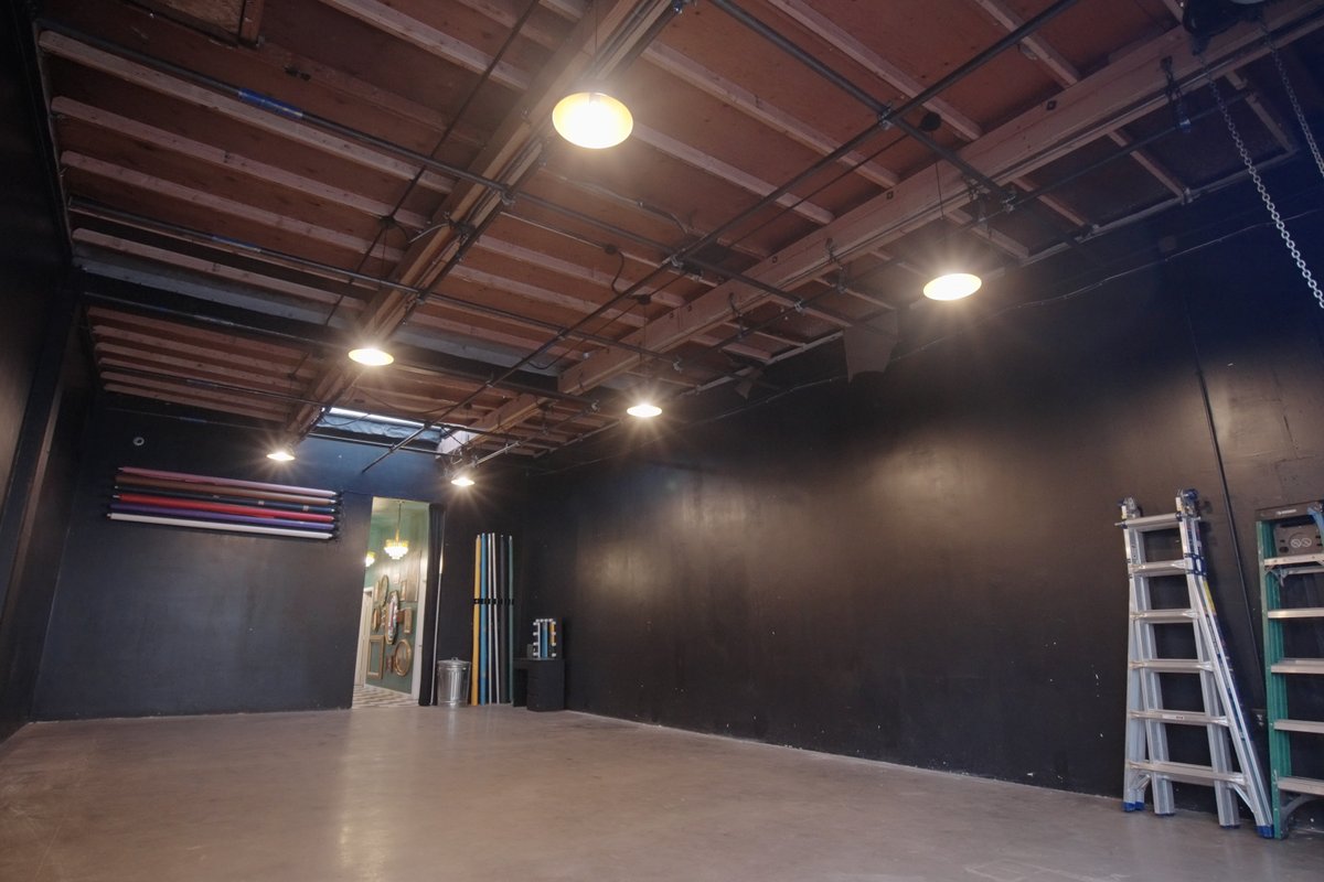 Black Box Warehouse w/ Grid System (Rain System, Seamless Backdrops, Props, Equipment, Furniture