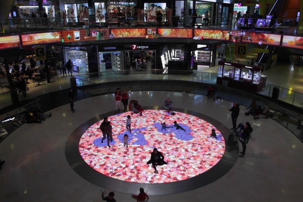 C.C. Arenas de Barcelona, Kiosk, stand and advertising spaces