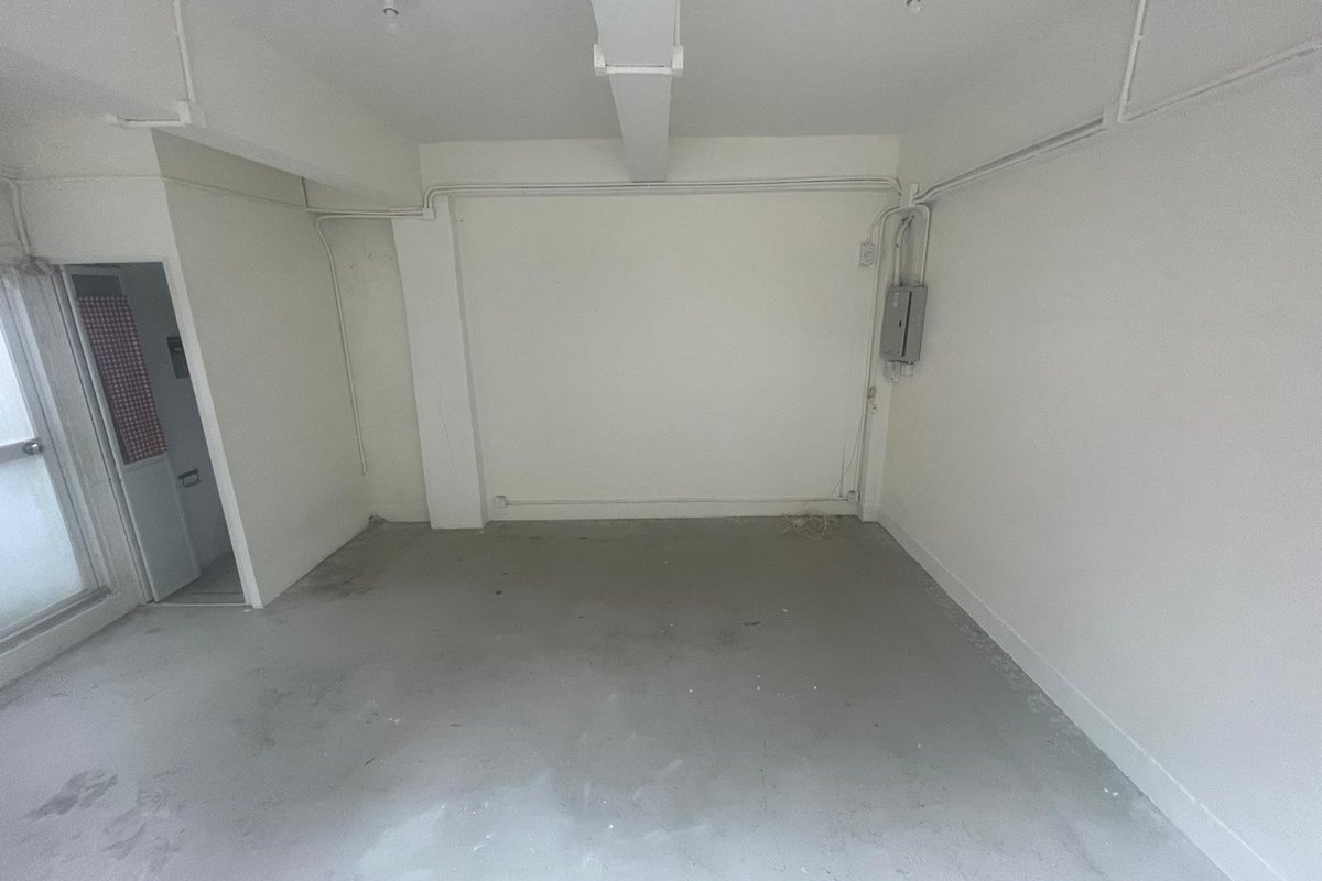 Shop for rent in Tai Ping Shan Storefront