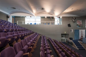Architecture contemporaine lumineuse, passerelles vitrées et auditorium, Paris 14e, 相片 6