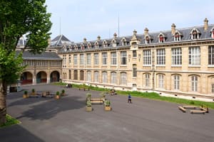 Bâtiment d'époque avec 4 cours, galeries et gymnase, Paris 7e, photo 6