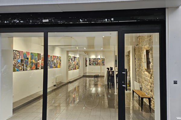 Grande boutique aux beaux volumes au cœur d'Arts et Métiers, Paris 3e