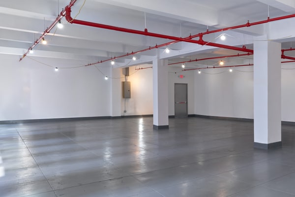 3,000 sq ft Industrial Loft and Art Gallery in Midtown Manhattan