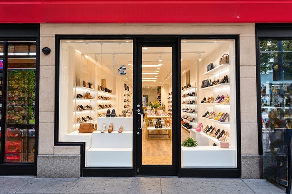 Premium Retail Shop Share – 300 Sq Ft on Lexington Avenue, Midtown Manhattan