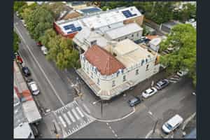 listings.show.sections.photos.alt