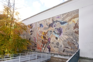 Bâtiment moderniste des années 1960, gymnase et cours, Paris 19e, 相片 3