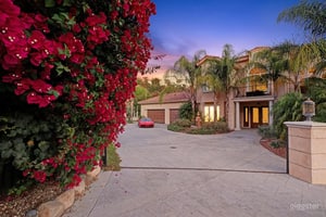 listings.show.sections.photos.alt