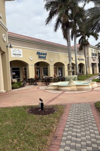 listings.show.sections.photos.alt