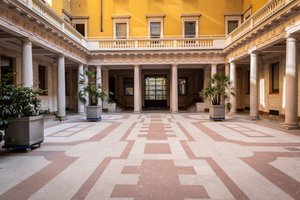 listings.show.sections.photos.alt