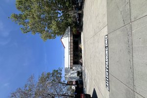 listings.show.sections.photos.alt