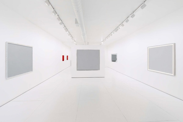 White cube gallery space available for pop-up rentals