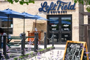 listings.show.sections.photos.alt