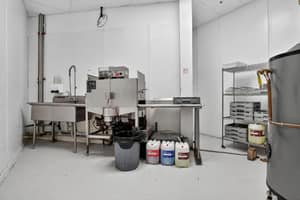 listings.show.sections.photos.alt