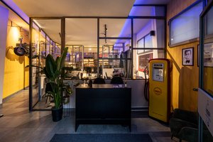 listings.show.sections.photos.alt