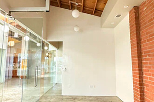 listings.show.sections.photos.alt