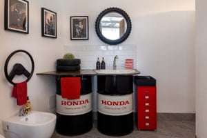 listings.show.sections.photos.alt