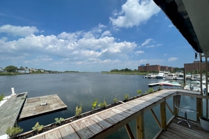 listings.show.sections.photos.alt