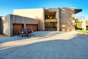 listings.show.sections.photos.alt