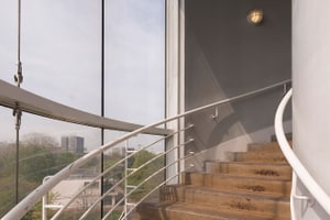 Architecture contemporaine lumineuse, passerelles vitrées et auditorium, Paris 14e, 相片 7