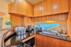 listings.show.sections.photos.alt