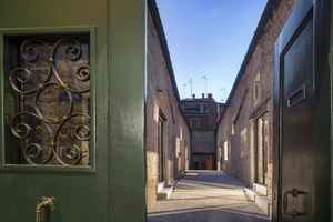 listings.show.sections.photos.alt