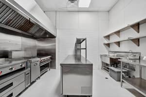 listings.show.sections.photos.alt