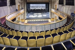 380-Seat Proscenium Theater with Balcony in Collegeville, foto 4