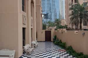 listings.show.sections.photos.alt