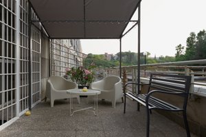 listings.show.sections.photos.alt