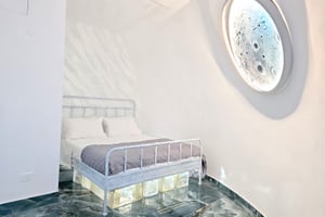 listings.show.sections.photos.alt