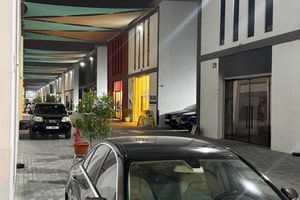 listings.show.sections.photos.alt