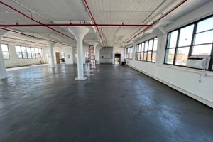 listings.show.sections.photos.alt