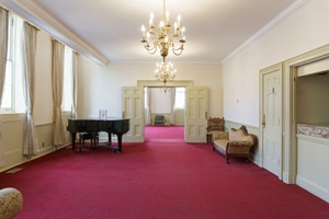 listings.show.sections.photos.alt