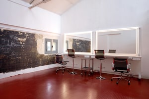 listings.show.sections.photos.alt