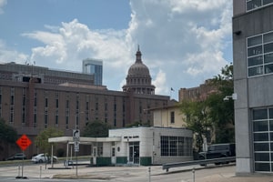 listings.show.sections.photos.alt