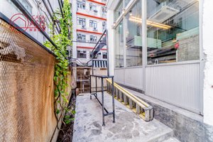 listings.show.sections.photos.alt