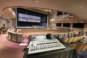 380-Seat Proscenium Theater with Balcony in Collegeville, foto 3