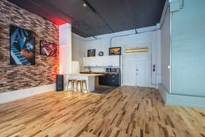 listings.show.sections.photos.alt