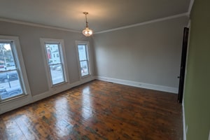 listings.show.sections.photos.alt