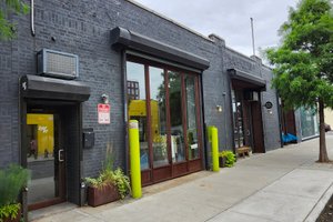 listings.show.sections.photos.alt