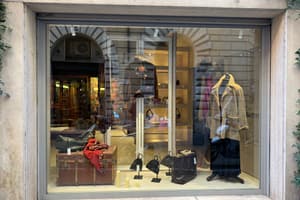 listings.show.sections.photos.alt