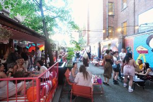 listings.show.sections.photos.alt