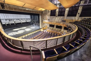 380-Seat Proscenium Theater with Balcony in Collegeville, foto 7