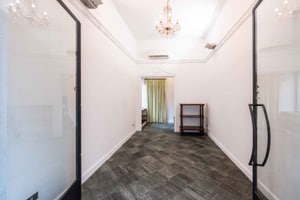 listings.show.sections.photos.alt