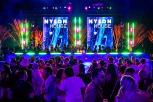 listings.show.sections.photos.alt