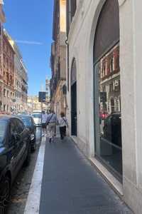 listings.show.sections.photos.alt