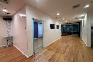 listings.show.sections.photos.alt